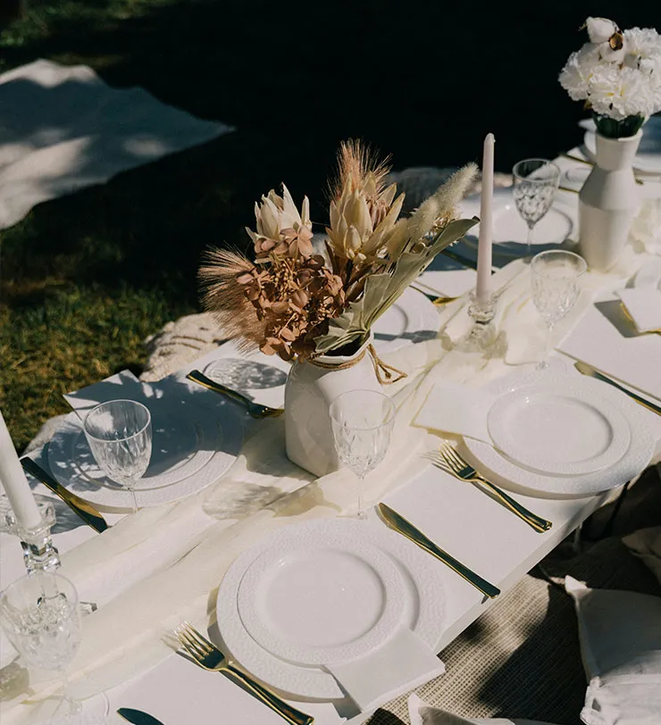 Table décorée pour un événement privé au Clos des Demoiselles, domaine près de Sancerre à 2h de Paris
